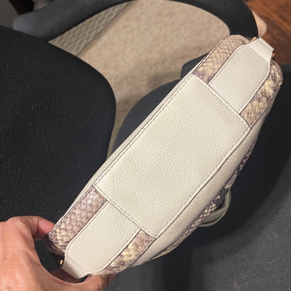 Michael Kors Purse,Snake Skin Patterns - Picture 3 of 7
